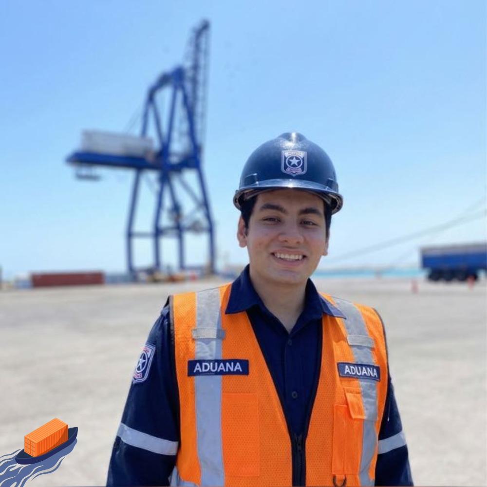 Carlos Muñoz, Agente de Operaciones Logísticas de Acalli Customs & Trade
